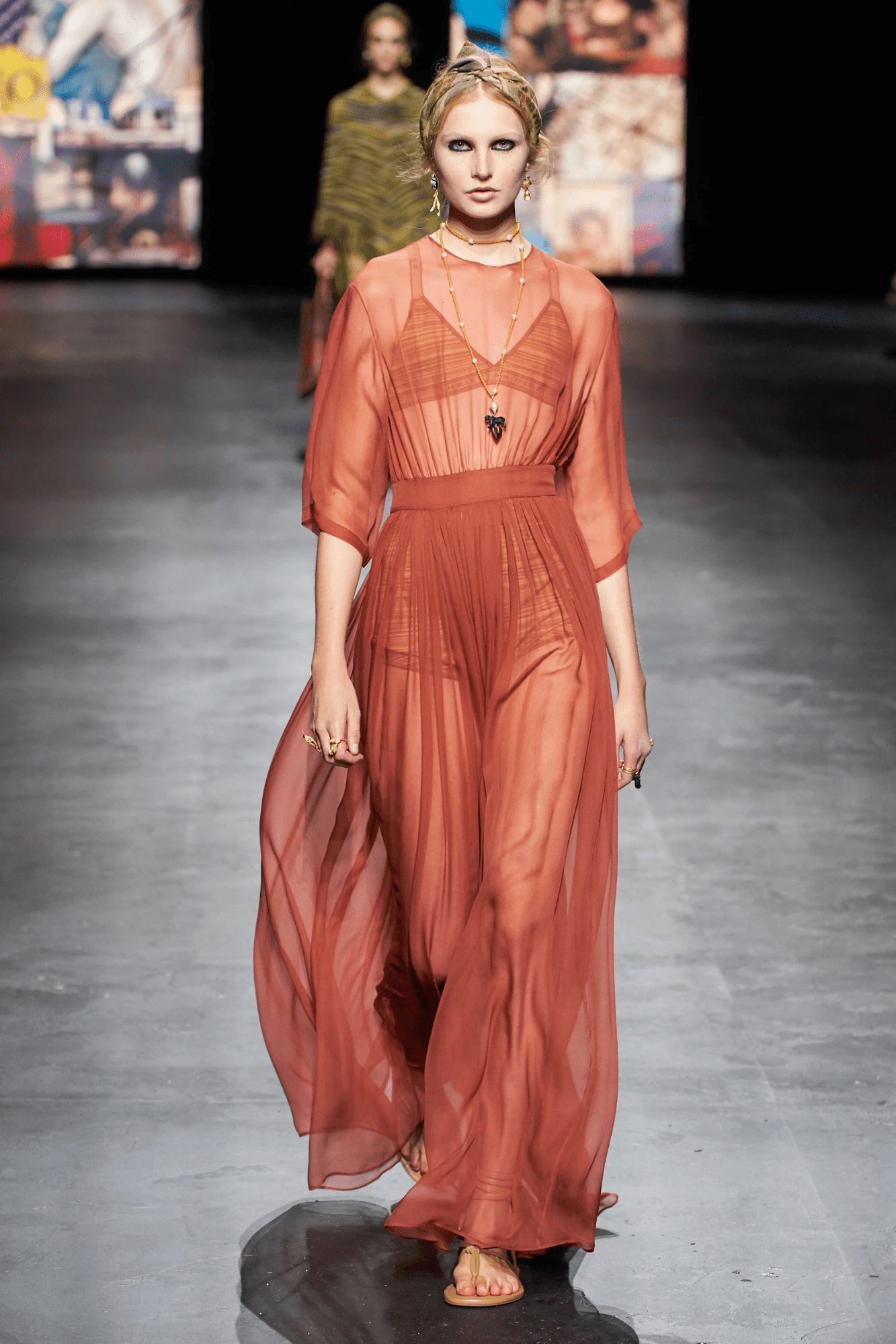 Прозрачное платье от Christian Dior