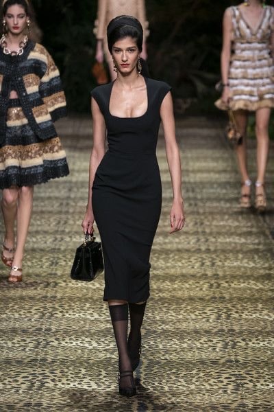 Платье-футляр от Dolce & Gabbana