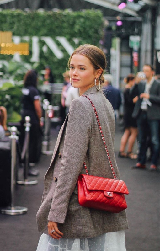 Красная сумка Chanel