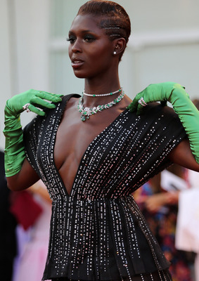 Джулианна Мур в Valentino