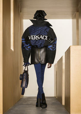 Укороченный пуховик женский от Versace