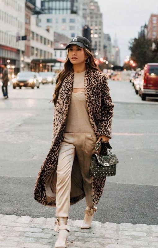 Пальто женское с леопардовым принтом