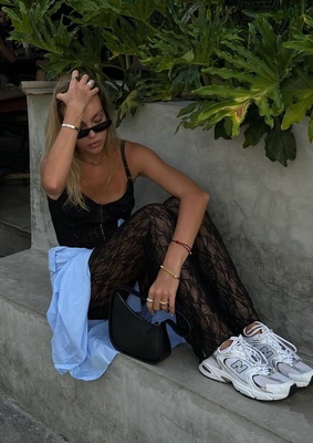 Sasha__fuks в кроссовках new balance