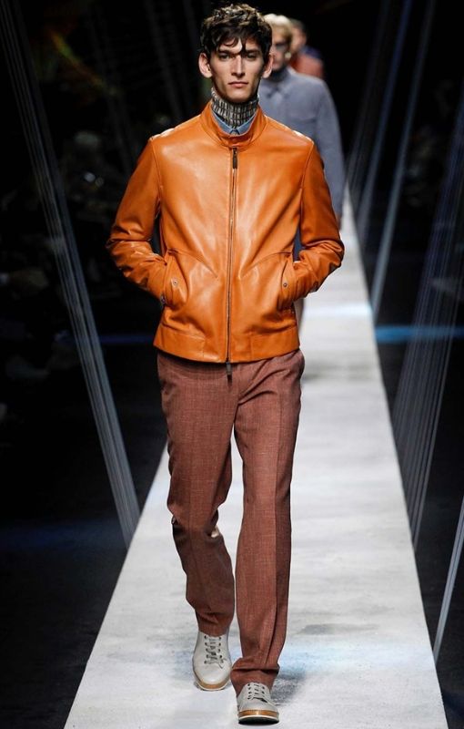 Мужская оранжевая куртка