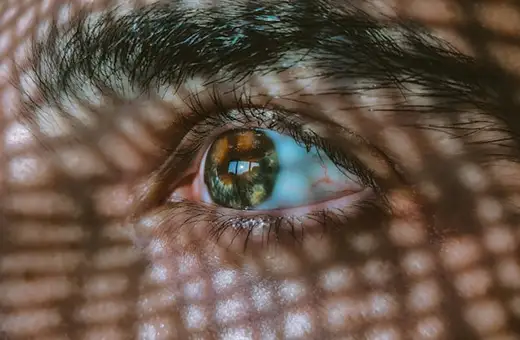 "Взгляд сквозь мглу: Как диабетическая ретинопатия может изменить ваше восприятие мира"