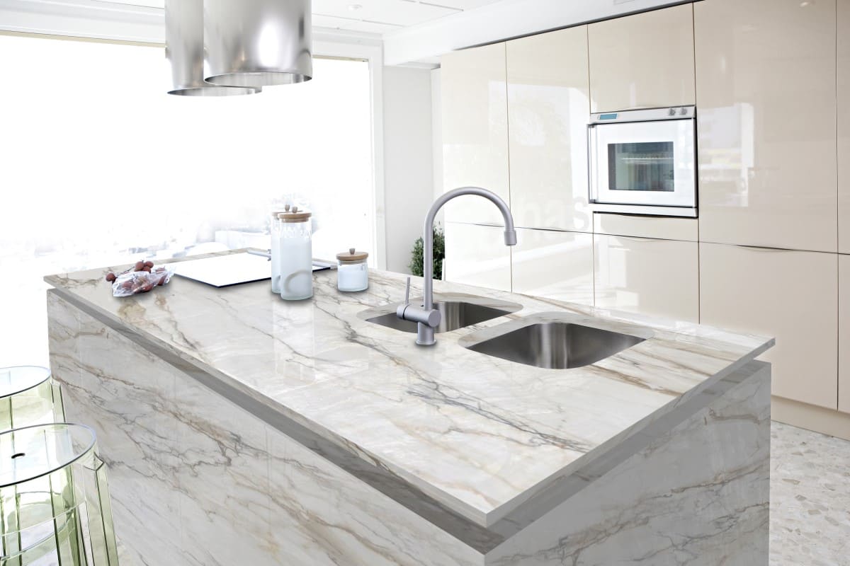 Остров для кухни из кварцевого агломерата Calacatta Borghini