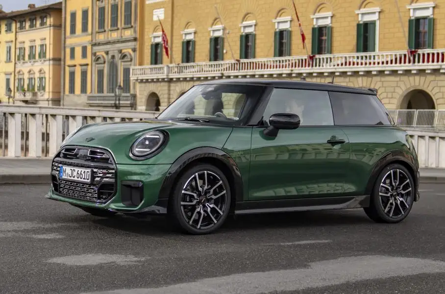 MINI Cooper S JCW: революция среди хэтчбеков или просто модный статус?