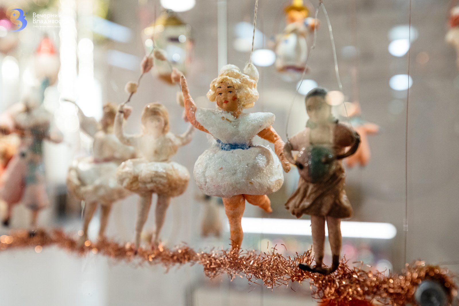 Набор для творчества BONDIBON «Ёлочные игрушки своими руками» куклы