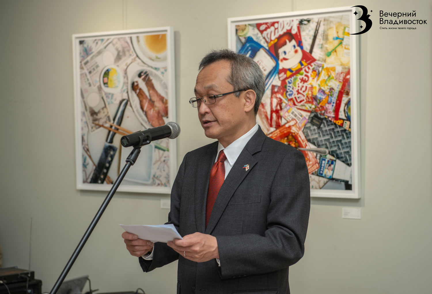Генеральный консул Японии во Владивостоке Накамура Коитиро, фотовыставка "TOKYO Before/After", Фотограф Дмитрий Раймон 