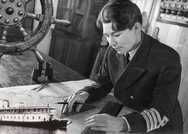 «Слабый пол» у штурвала: как советская девушка таскала мешки по ночам, а стала легендой торгового флота