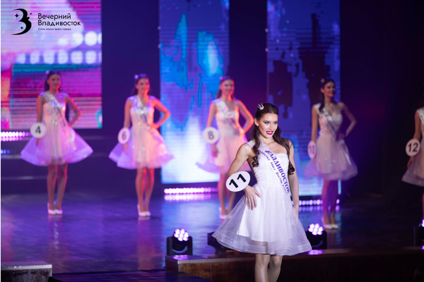 Финал «Мисс Восток 2025»: впервые в купальниках с мехом и победа девушки с идеальным каре