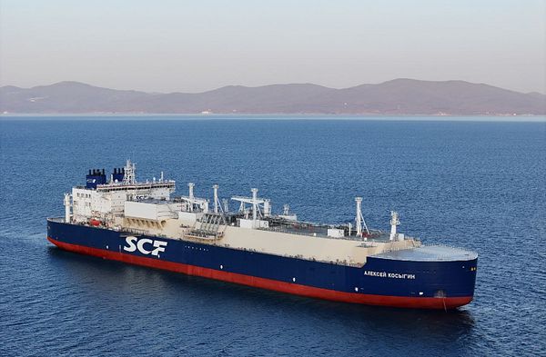 В Большом Камне спустили на воду уникальный танкер