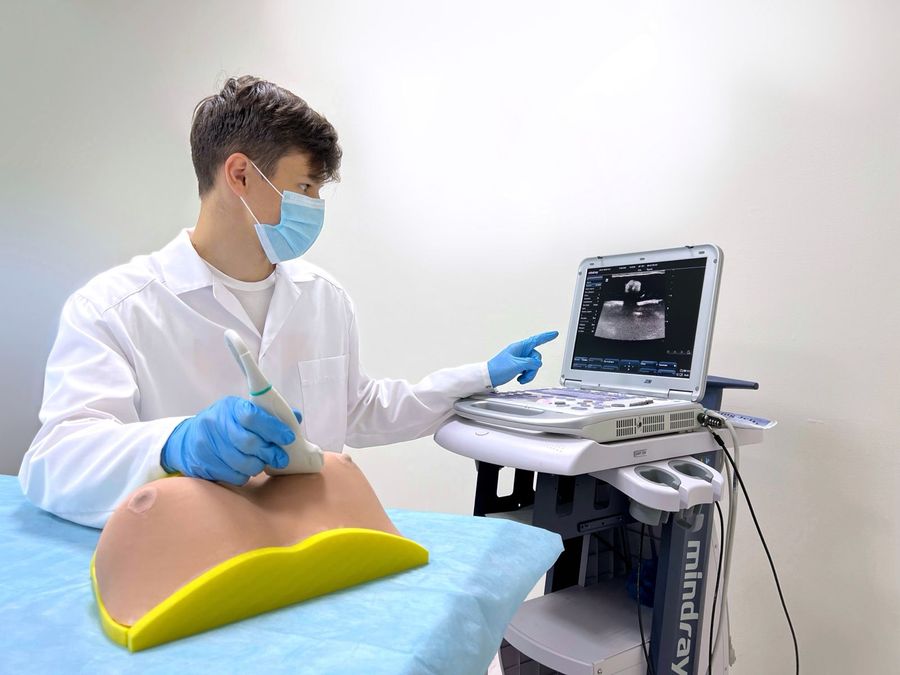 Врачи ДВФУ создали симулятор для рискованных операций