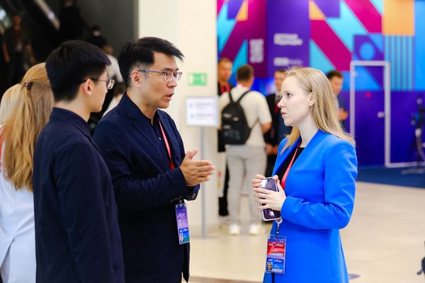 ДВФУ создал бота для экспорта в Китай. Как он работает?