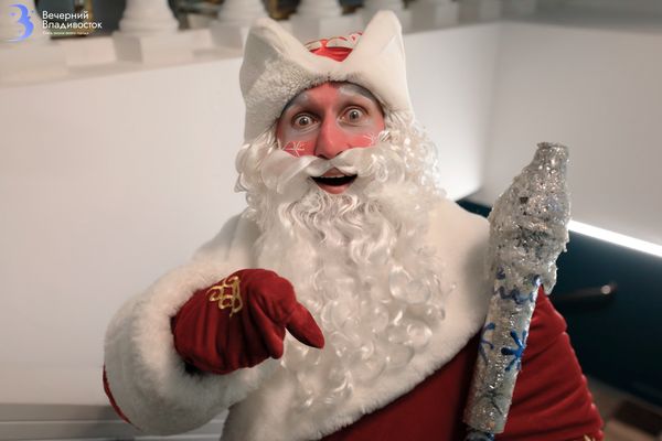 Будто был недельный запой: Дед Мороз из Владивостока рассказал о работе в Новый год