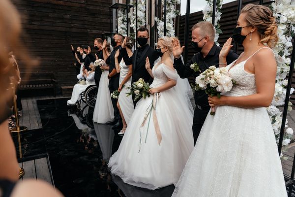 Большая шестёрка: шесть свадеб провели самое главное торжество жизни вместе