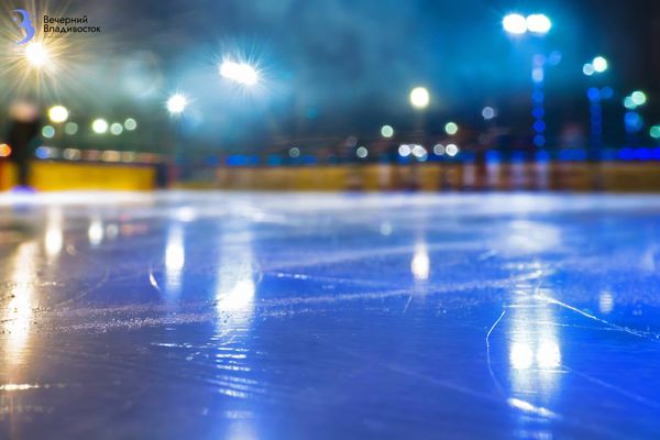 Почему главный городской каток заливают только после 21:00?