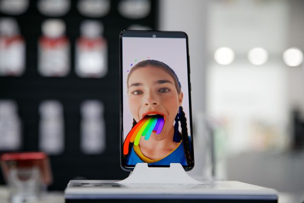 Новые «фантомы» Samsung: игра на опережение