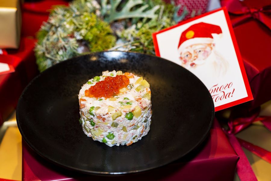 Оливье и селёдка под шубой: паназиатский шик традиционных салатов