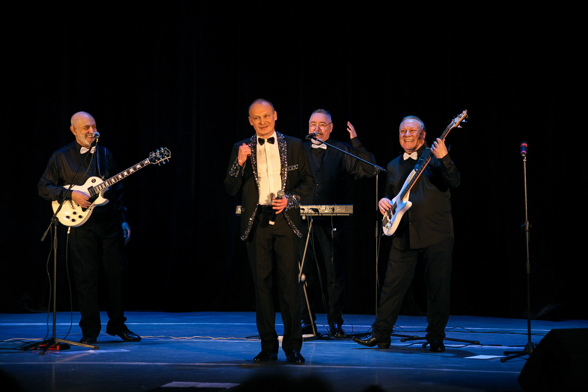 Ансамбль "Верные Сердца" 100 минут хитов легендарных ВИА - фото №10 Ансамбль "Верные Сердца" 100 минут хитов легендарных ВИА - фото №10 на Nethouse.Академия