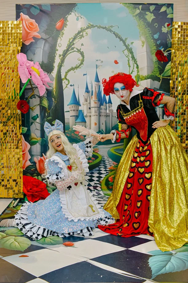 Интерактивное шоу-спектакль "Алиса в стране Новогодних чудес" от студии праздников Сезам - фото №2 Интерактивное шоу-спектакль "Алиса в стране Новогодних чудес" от студии праздников Сезам - фото №2 на Nethouse.Академия