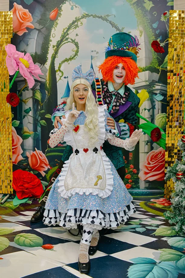 Интерактивное шоу-спектакль "Алиса в стране Новогодних чудес" от студии праздников Сезам - фото №1 Интерактивное шоу-спектакль "Алиса в стране Новогодних чудес" от студии праздников Сезам - фото №1 на Nethouse.Академия