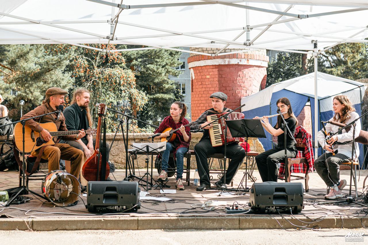 Концерт-лекция "Колесо года". Группа IrishBORщ. - фото №5 Концерт-лекция "Колесо года". Группа IrishBORщ. - фото №5 на Nethouse.Академия