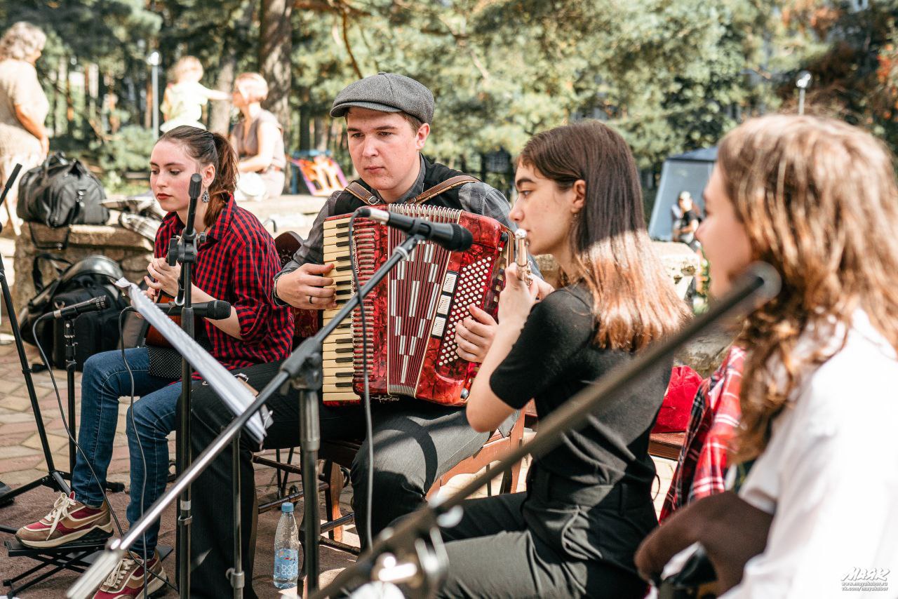 Концерт-лекция "Колесо года". Группа IrishBORщ. - фото №2 Концерт-лекция "Колесо года". Группа IrishBORщ. - фото №2 на Nethouse.Академия
