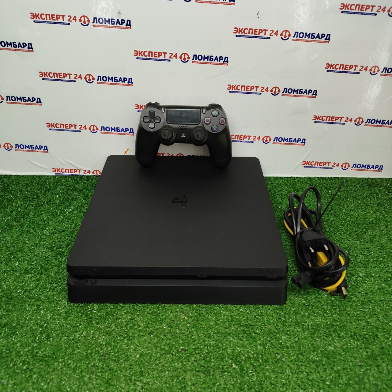 ТВ и видеотехника: Игровая приставка Sony Play Station 4 Slim 500GB - На Строителей