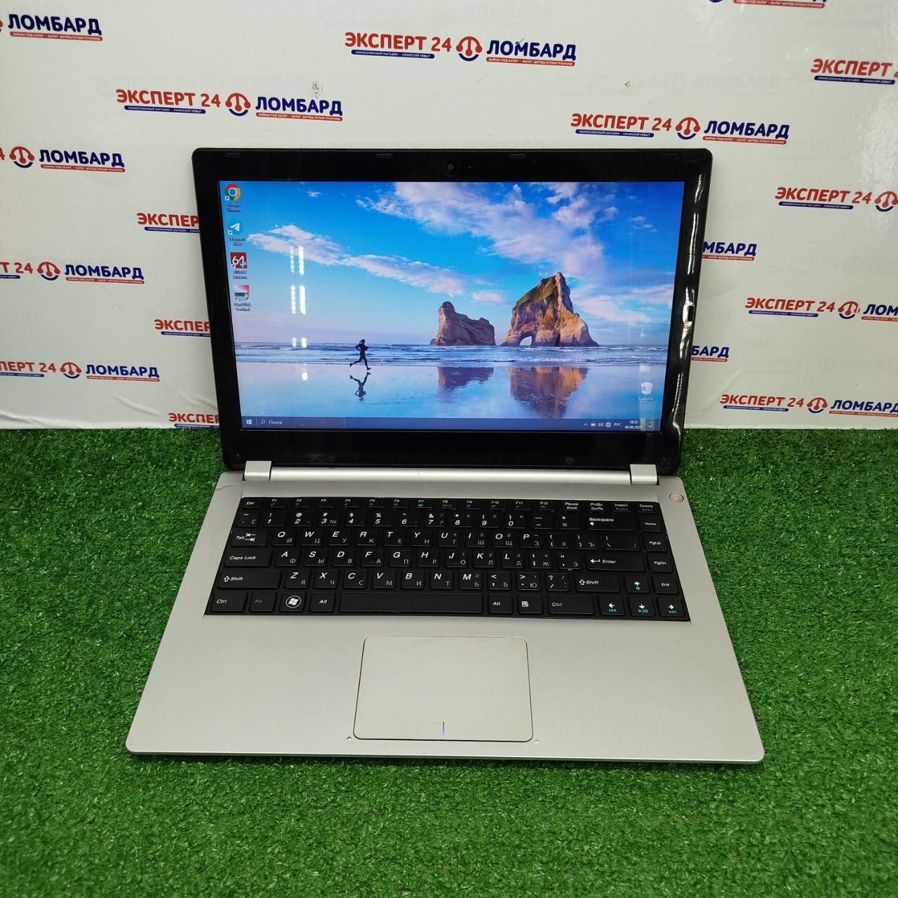 Ноутбуки и нетбуки: Ноутбук - Core i3-3217U/ram8gb/HD Gr 4000/SSD 128gb - На Строителей