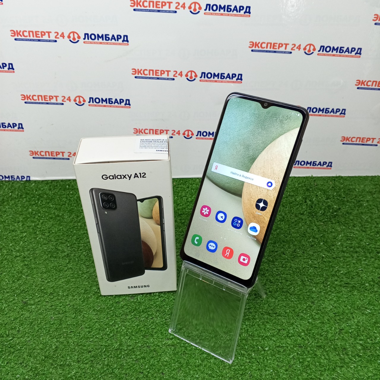 Мобильные телефоны: Смартфон Samsung Galaxy A12 3/32GB - На Строителей