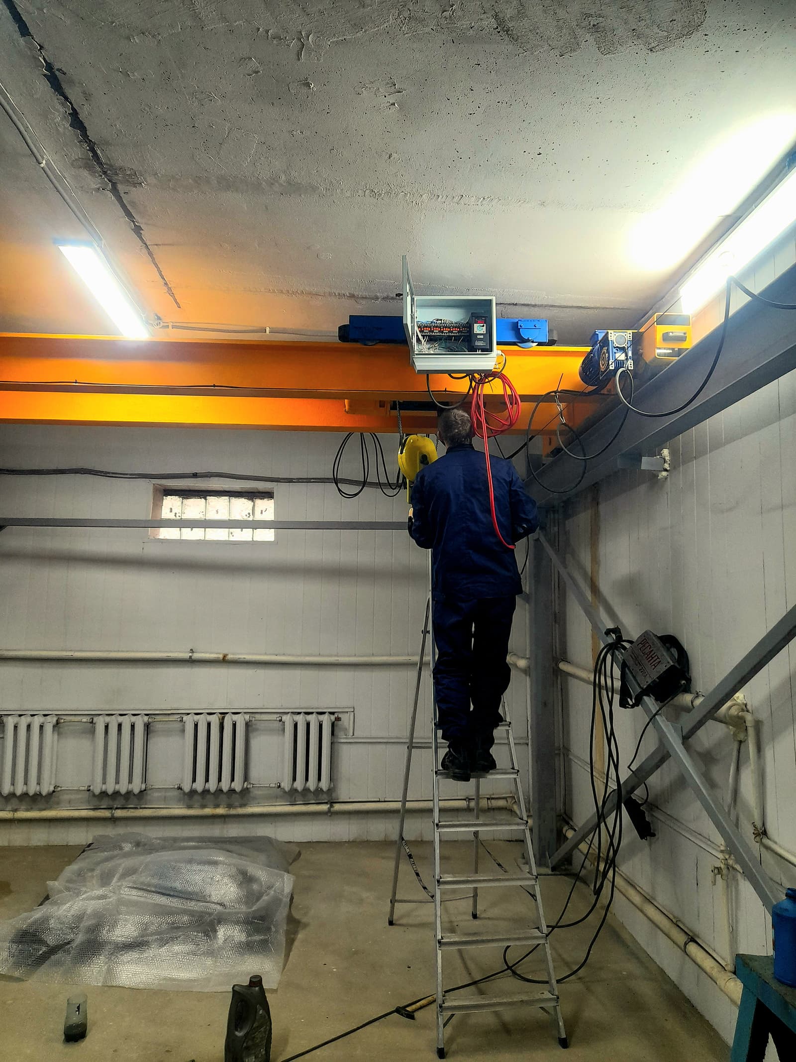 Соблюдение техники безопасности при работе с мостовым краном - основные правила