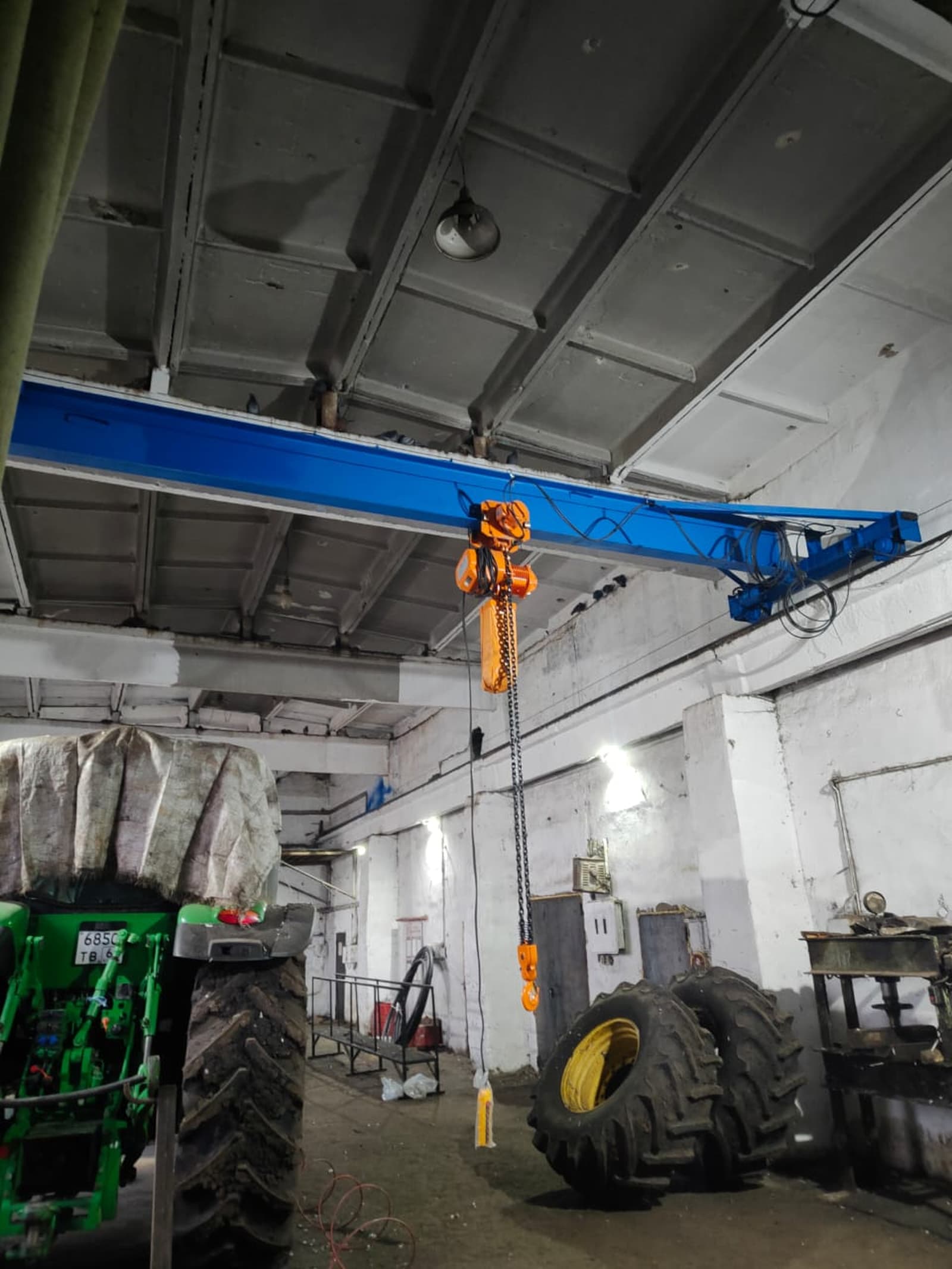 Кран-балка в условиях автомастерской