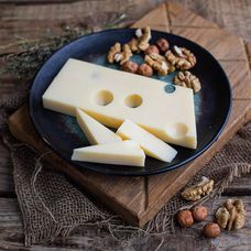 Сыр полутвёрдый ароматный «Швейцарский»