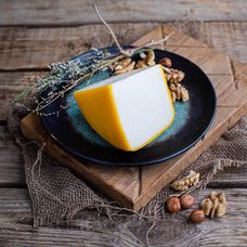 Сыр полутвердый «Квазар» из козьего молока