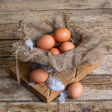 Яйца куриные фермерские коричневые, 10 шт в упаковке