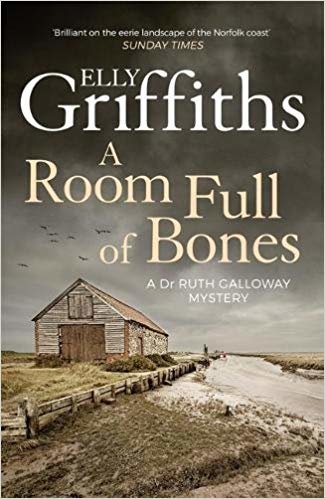 A Room Full of Bones: The Dr Ruth Galloway Mysteries 4 indir