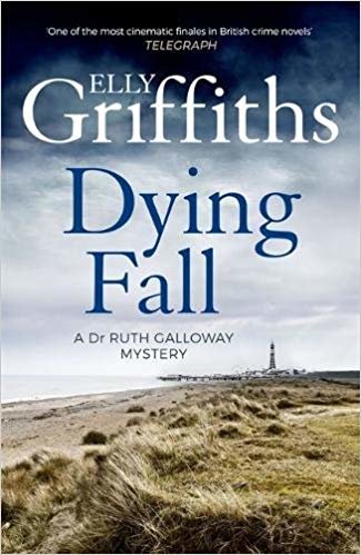 A Dying Fall: A spooky, gripping read for Halloween (Dr Ruth Galloway Mysteries 5) indir