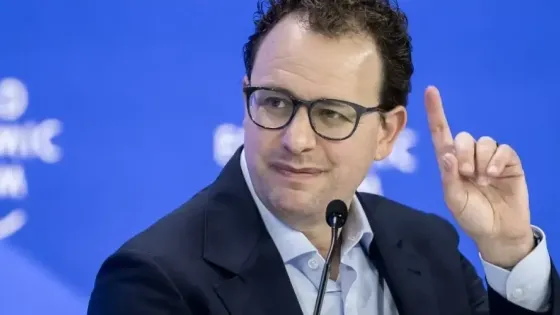 0edfc3c8-09c0-4d4a-aea3-f3ae79e32411