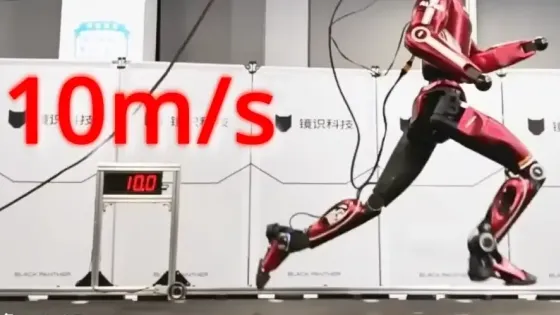 Китай показал самого быстрого в мире полноразмерного гуманоидного робота