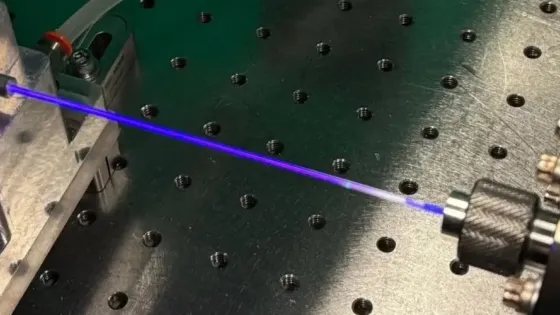 Новый вакуумный ультрафиолетовый лазер в 1000 раз эффективнее аналогов