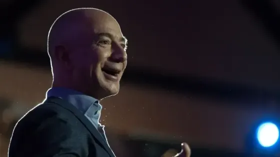 Безос хочет скупить фабрики на $100 млрд и модернизировать их с помощью ИИ