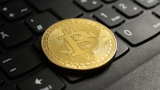 Легально покупать и продавать криптовалюту через посредников разрешат в Россию