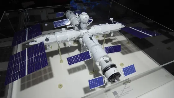 Russian_Orbital_Service_Station_layout_during_the_Armiya_2022_exhibition-v1