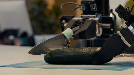 Новая модель помогает роботам решать задачи, которым их никогда не обучали