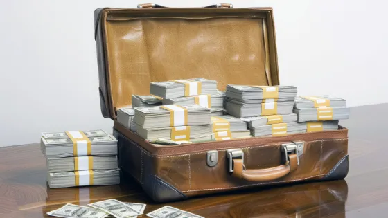 close-up-money-put-aside-savings-v1