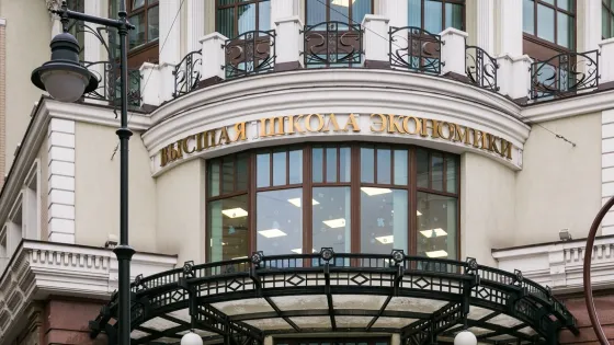Ученые ВШЭ выяснили, на какие области фриланс-рынка РФ ИИ повлиял сильнее всего