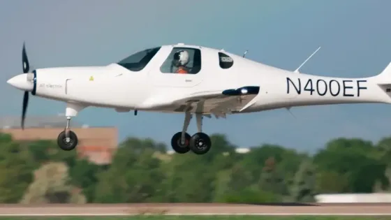 Электрический самолет eFlyer 2 выполнил первый полет