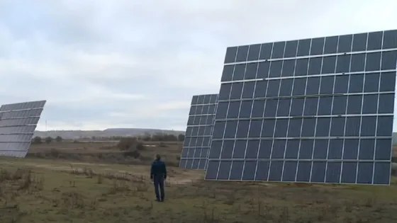 Installing-Panels-at-Babcock-Ranch_2000