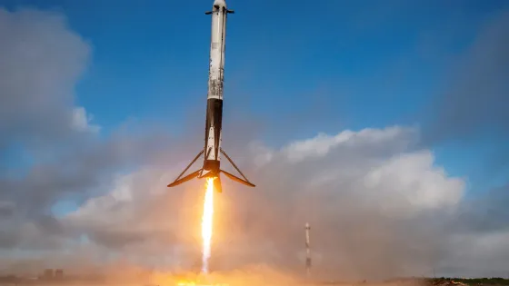 USSF-44-FH-B1064-B1065-B1066-39A-110122-SpaceX-LZ1-LZ2-landing-1-crop-c